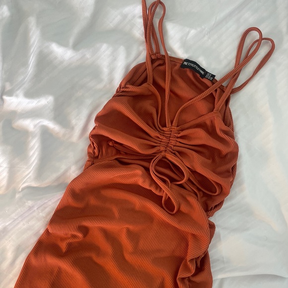 Orange Cutout Dress - Pretty Little Thing - Picture 3 of 4